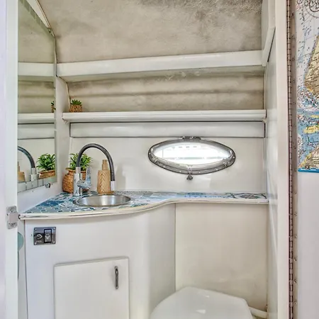 Sejour Insolite Sur Ulysse - Bateau - Port De Ботель *