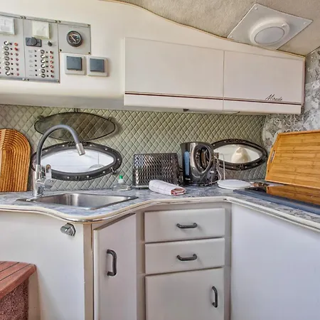 Sejour Insolite Sur Ulysse - Bateau - Port De *