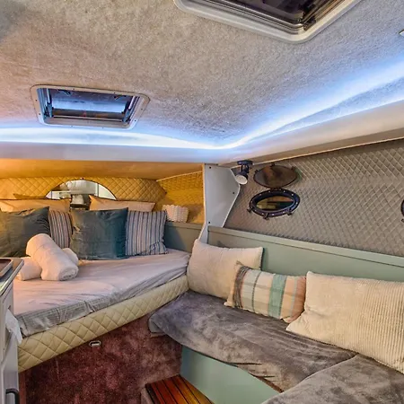 Sejour Insolite Sur Ulysse - Bateau - Port De Botel *