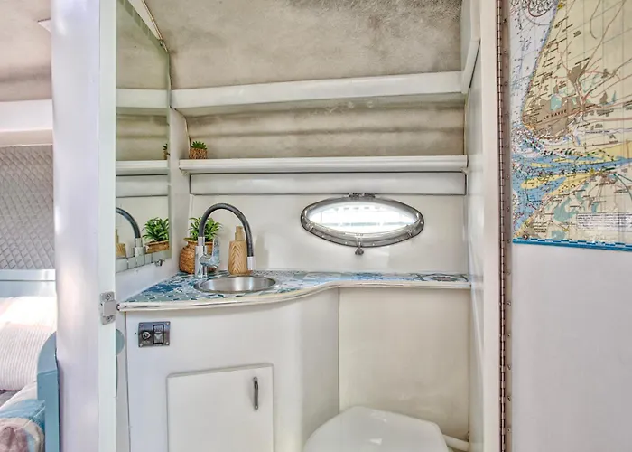 Sejour Insolite Sur Ulysse - Bateau - Port De Botel *