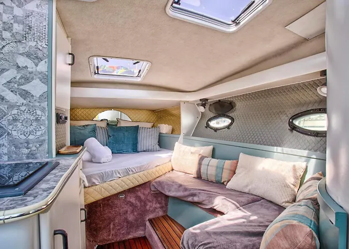 Sejour Insolite Sur Ulysse - Bateau - Port De * קאין