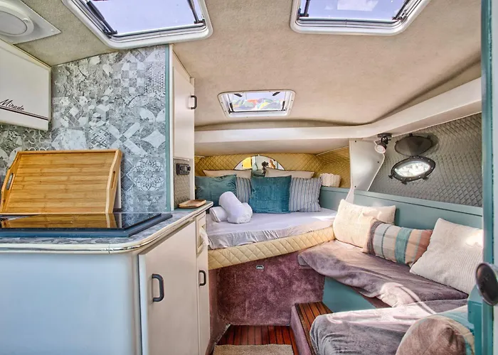 Botel Sejour Insolite Sur Ulysse - Bateau - Port De Caen