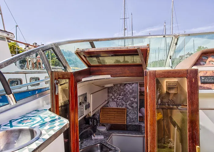 Sejour Insolite Sur Ulysse - Bateau - Port De Botel Caen
